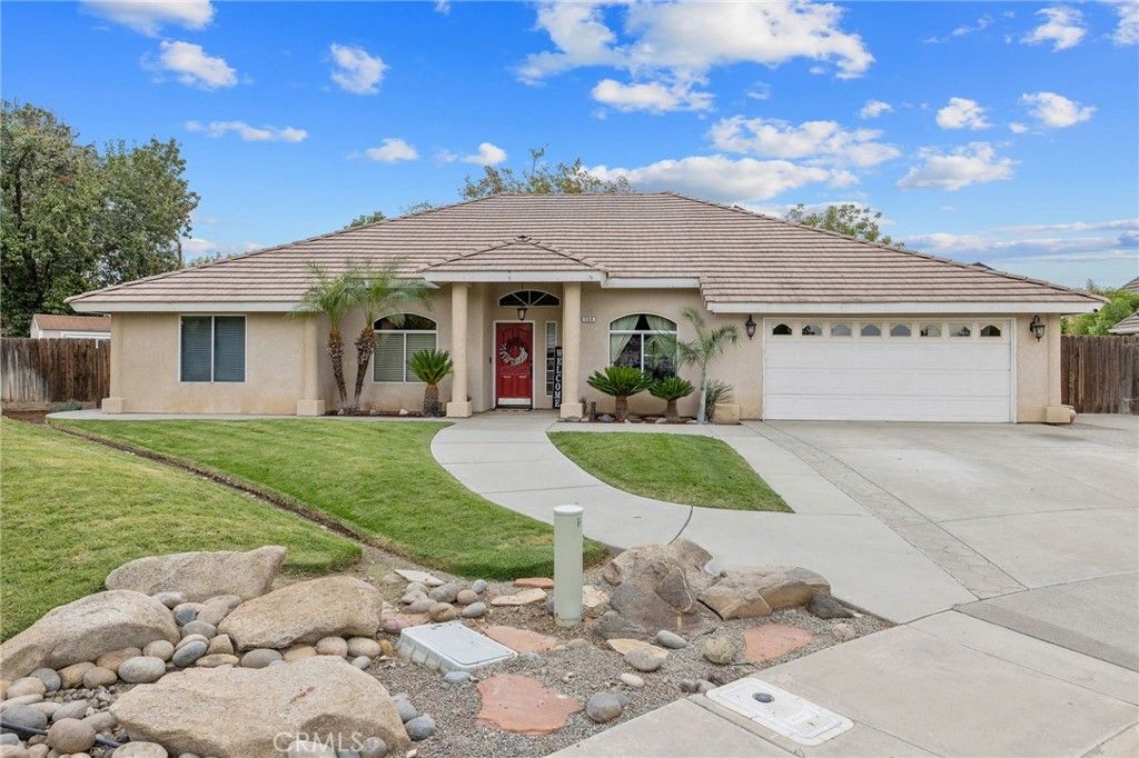 Photo of 594 Diana Ct, Hanford, CA 93230 (MLS # FR25238900)