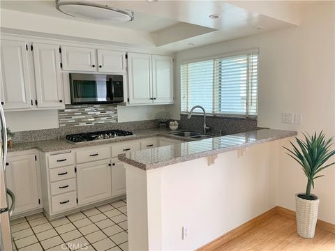 Photo of 115 S Guadalupe Avenue #B, Redondo Beach, CA 90277 (MLS # SB26102533)