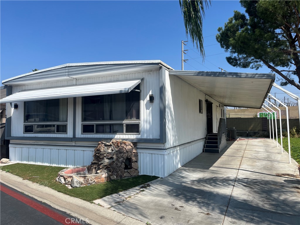 2930 W Rialto Avenue 21