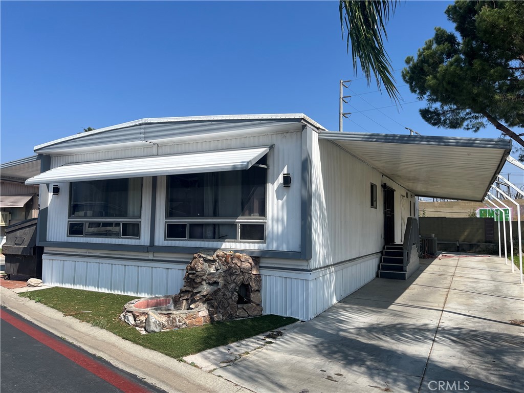 2930 W Rialto Avenue 21