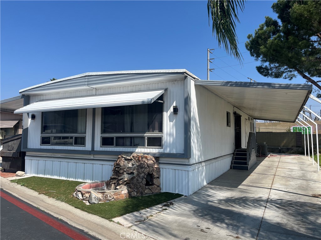 2930 W Rialto Avenue 21