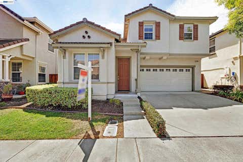 Photo of 34500 Torrey Pine Ln LN, Union City, CA 94587 (MLS # 41145571)