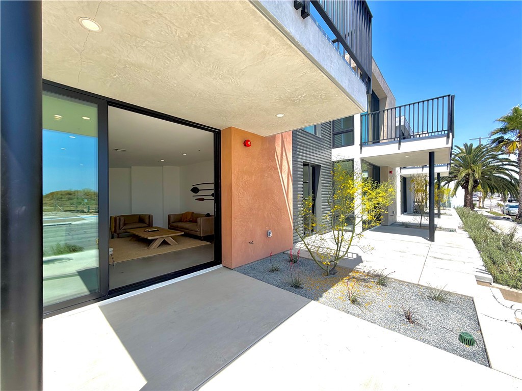 243 Seal Beach Blvd