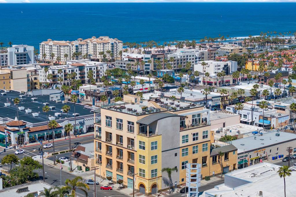 550 Seagaze Drive 2, Oceanside CA 92054