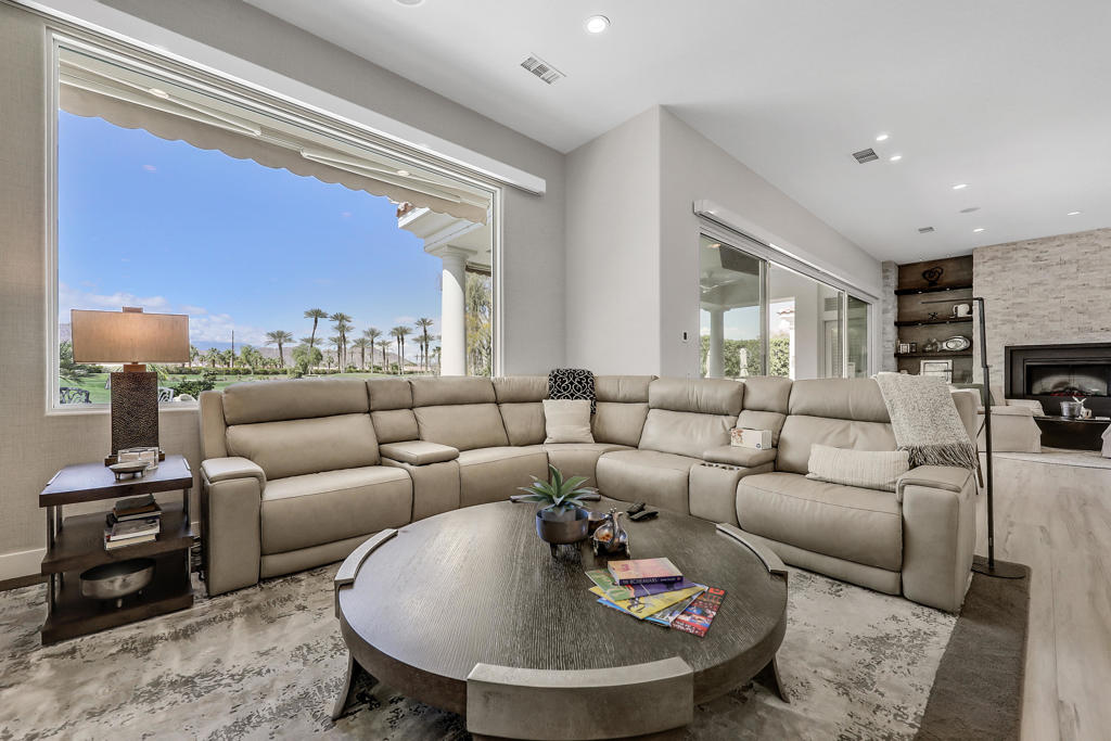Mountain View CC - Residential Lease