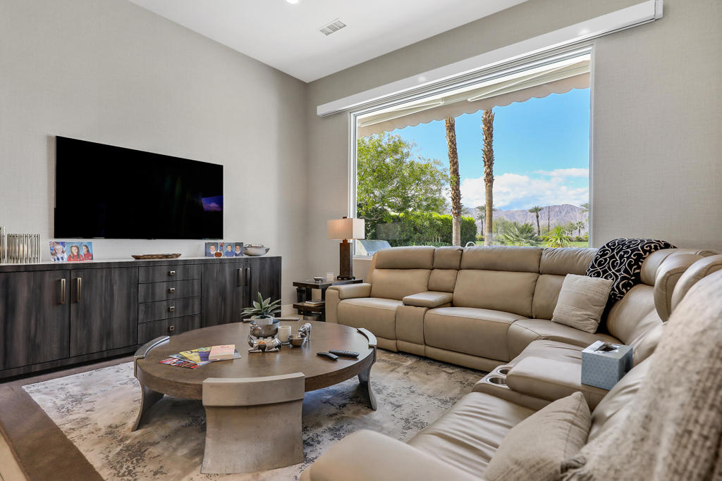 Mountain View CC - Residential Lease