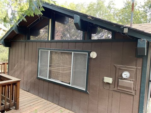 Photo of 24924 Saxon Dr Dr, Crestline, CA 92325 (MLS # DW25256823)
