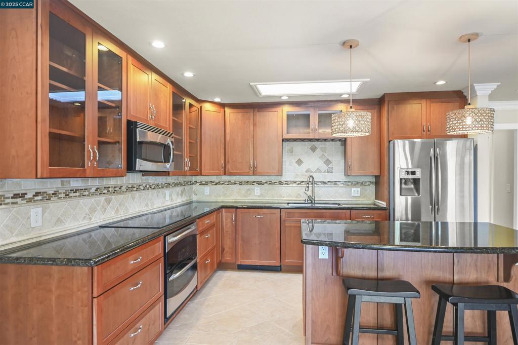 ROSSMOOR - Residential