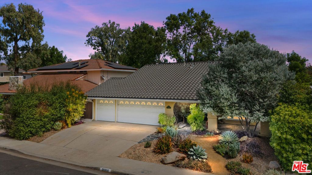 Photo of 31906 Lyndbrook Court, Westlake Village, CA 91361 (MLS # 25580515)