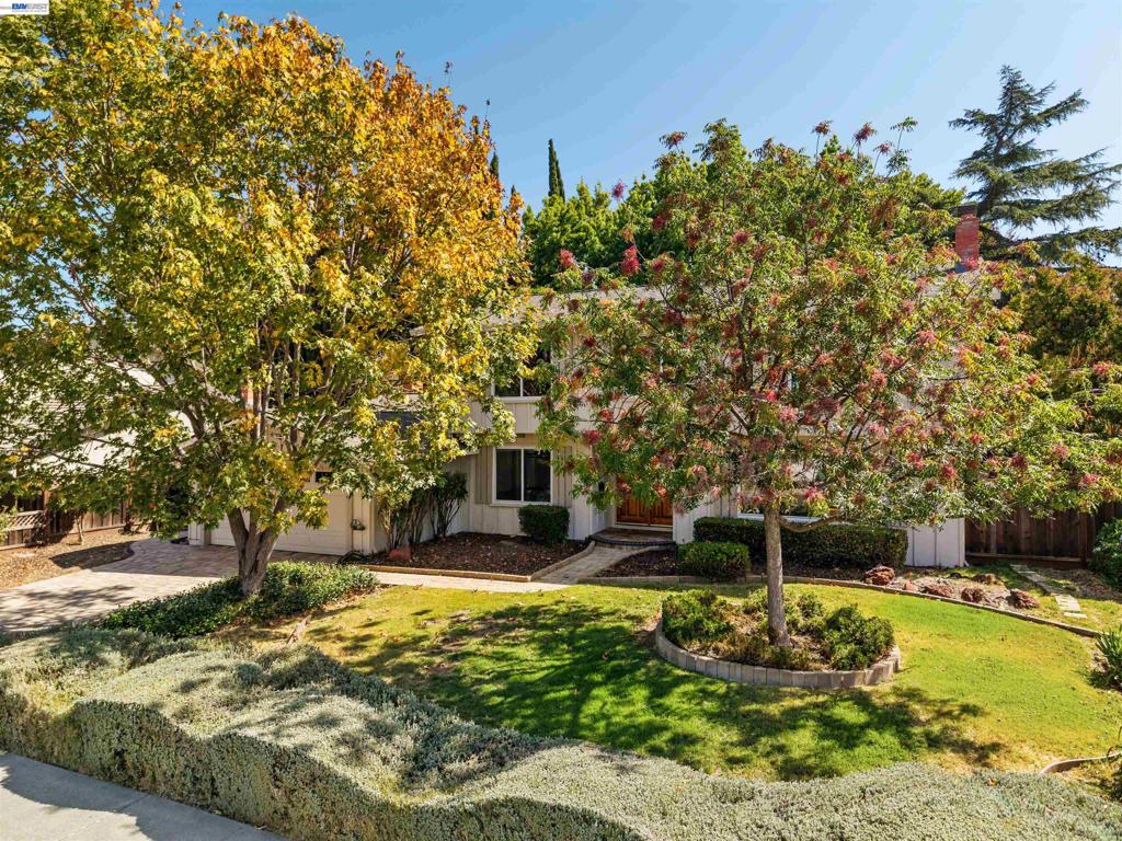 1721 Beachwood Way