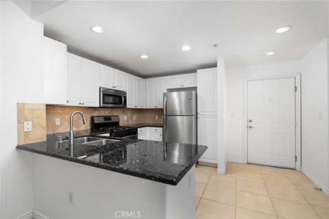 Tiny photo for 2238 Watermarke Place Pl, Irvine, CA 92612 (MLS # OC26148654)