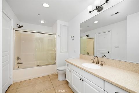 Tiny photo for 2238 Watermarke Place Pl, Irvine, CA 92612 (MLS # OC26148654)