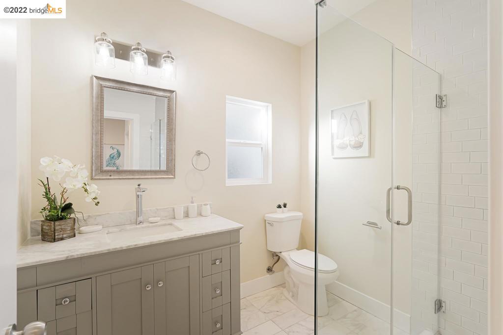 TUXEDO - Residential