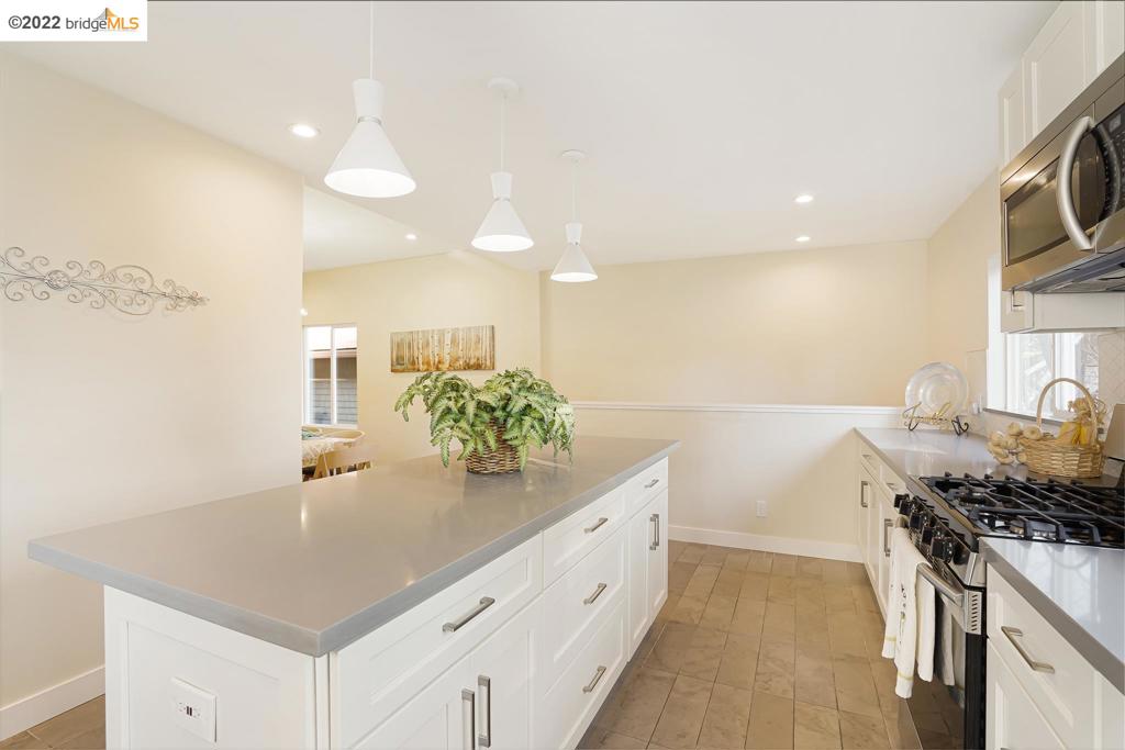 TUXEDO - Residential