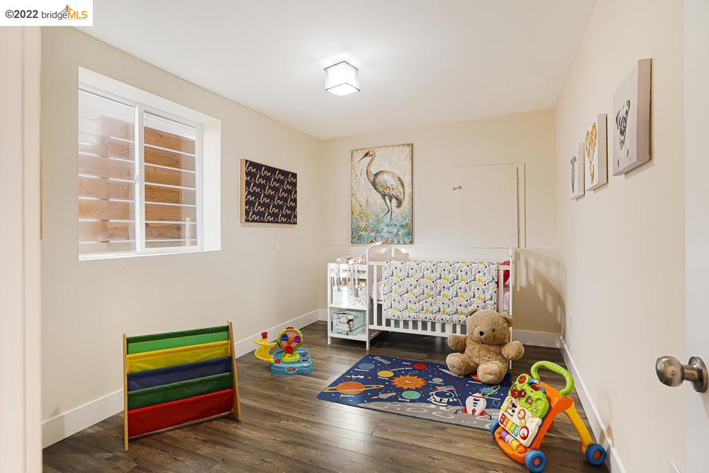 TUXEDO - Residential