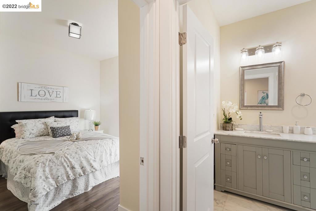 TUXEDO - Residential