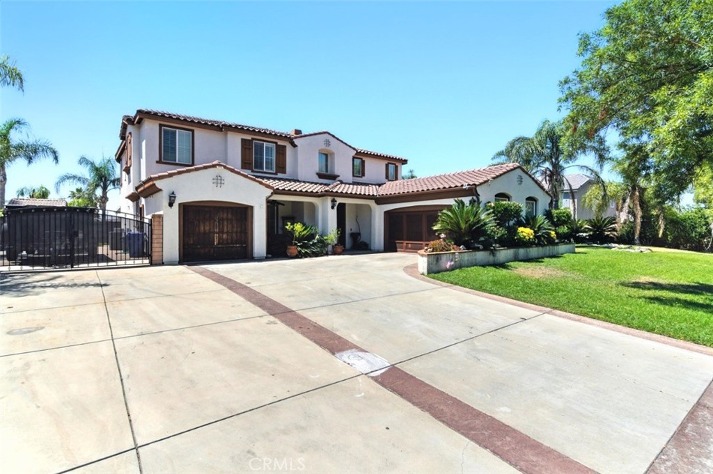 Welcome to 13861 Laurel Tree Drive, Rancho Cucamonga!
This stunning pool home offers the perfect blend of space, comfort, and style. With 3,467 sq ft of living space, this expansive residence features 5 bedrooms and 4 bathrooms, including a full bedroom and bathroom on the main floor—ideal for guests or multi-generational living.
Inside, you’ll find beautiful wood flooring and an open-concept kitchen that seamlessly flows into the spacious family room—perfect for entertaining. The home is filled with natural light and thoughtfully designed for modern living.
Enjoy your private backyard oasis with a sparkling pool, ideal for summer relaxation and weekend gatherings. A 3-car garage provides plenty of parking and storage space.
Located in a desirable Rancho Cucamonga neighborhood, this home is close to top-rated schools, parks, shopping, and dining.
Don’t miss the opportunity to make this impressive, move-in-ready home yours!