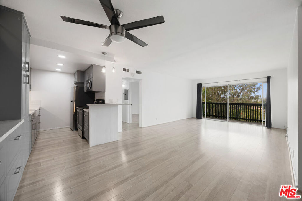 412 N Bellflower Boulevard 306