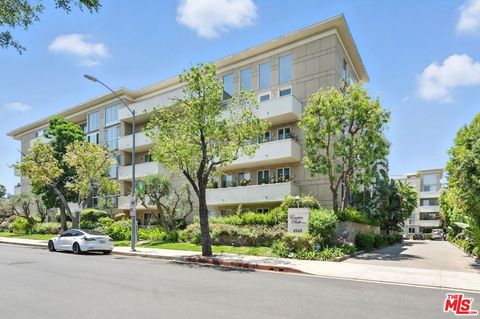 Photo of 4949 Genesta Avenue #308, Encino, CA 91316 (MLS # 25567325)