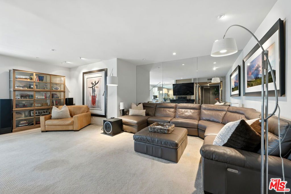 Photo of 4949 Genesta Avenue #308, Encino, CA 91316 (MLS # 25567325)