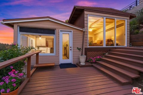 Photo of 3112 Goodview Trail, Los Angeles, CA 90068 (MLS # 25623701)