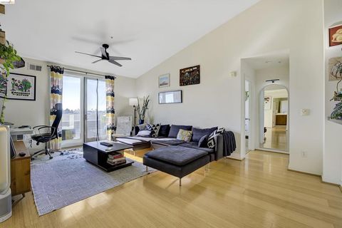 Photo of 3090 3090 Glascock St St #405, Oakland, CA 94601 (MLS # 41126474)