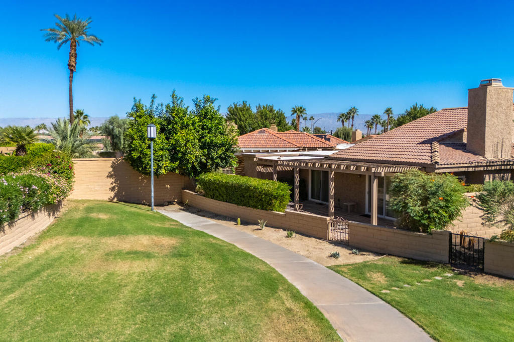Hidden Palms - Residential