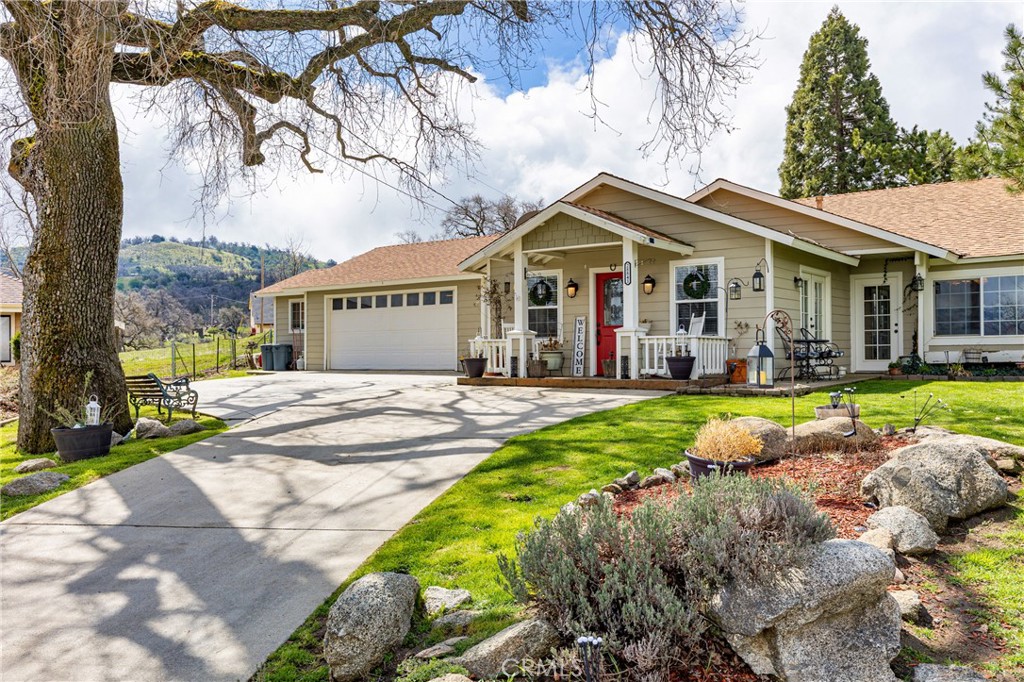 Welcome to this charming single-story home nestled in the peaceful community of Stallion Springs, California. Located at the end of a quiet cul-de-sac, this 3-bedroom, 2-bathroom residence offers a perfect blend of comfort and convenience. Ideal for outdoor enthusiasts, the home is surrounded by a variety of trails for hiking & horseback riding. Step inside to find a spacious and open floor plan, offering ample natural light and an inviting atmosphere. The home is designed with plenty of storage space, making it perfect for keeping your belongings organized. A tankless water heater ensures you’ll always have hot water when you need it, while window screens allow for fresh air without the worry of insects. The property is equipped with automatic sprinklers, keeping the landscape lush and beautiful with minimal effort. Whether you're relaxing in the backyard or exploring the nearby trails, this home is an ideal retreat for those who love outdoor adventures. Enjoy the best of both worlds with the serenity of a quiet neighborhood and the excitement of nature right at your doorstep. Don’t miss out on this wonderful opportunity to live in Stallion Springs. Seller will consider credit for rate-buydown.