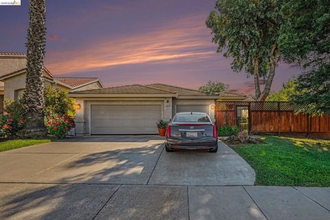 Photo of 4437 Montara Dr Dr, Antioch, CA 94531 (MLS # 41130789)