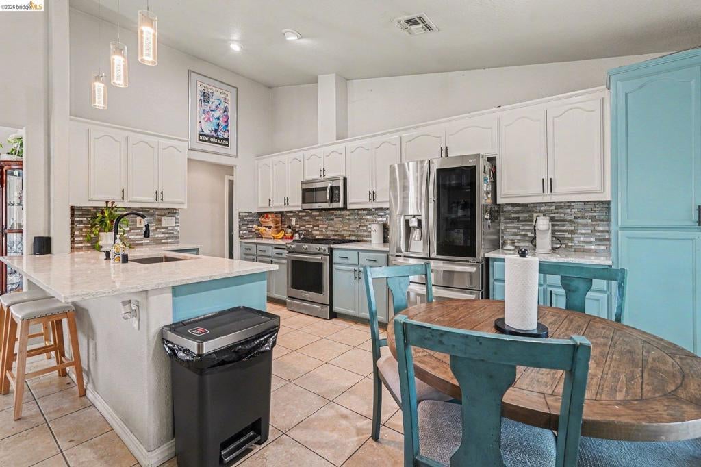 4437 Montara Dr