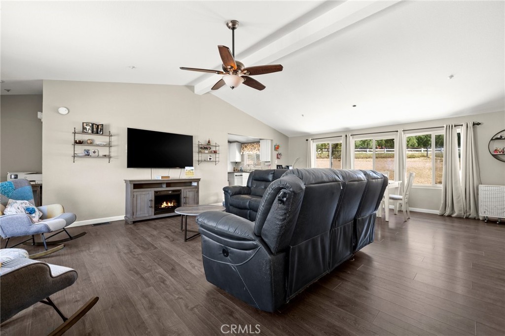 9259 Sierra HWY