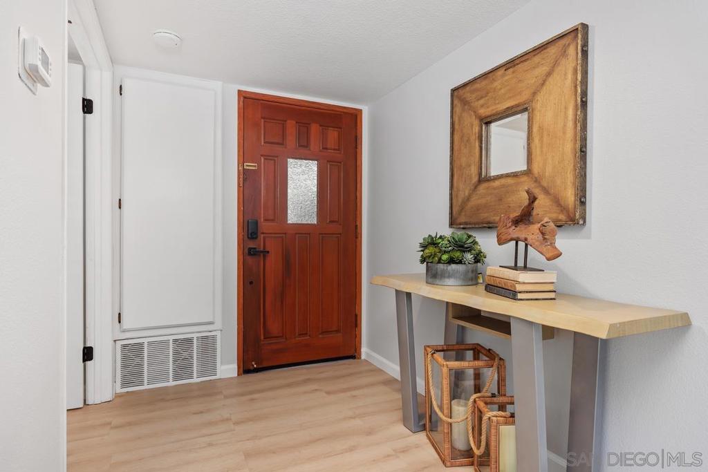 524 Via De La Valla H