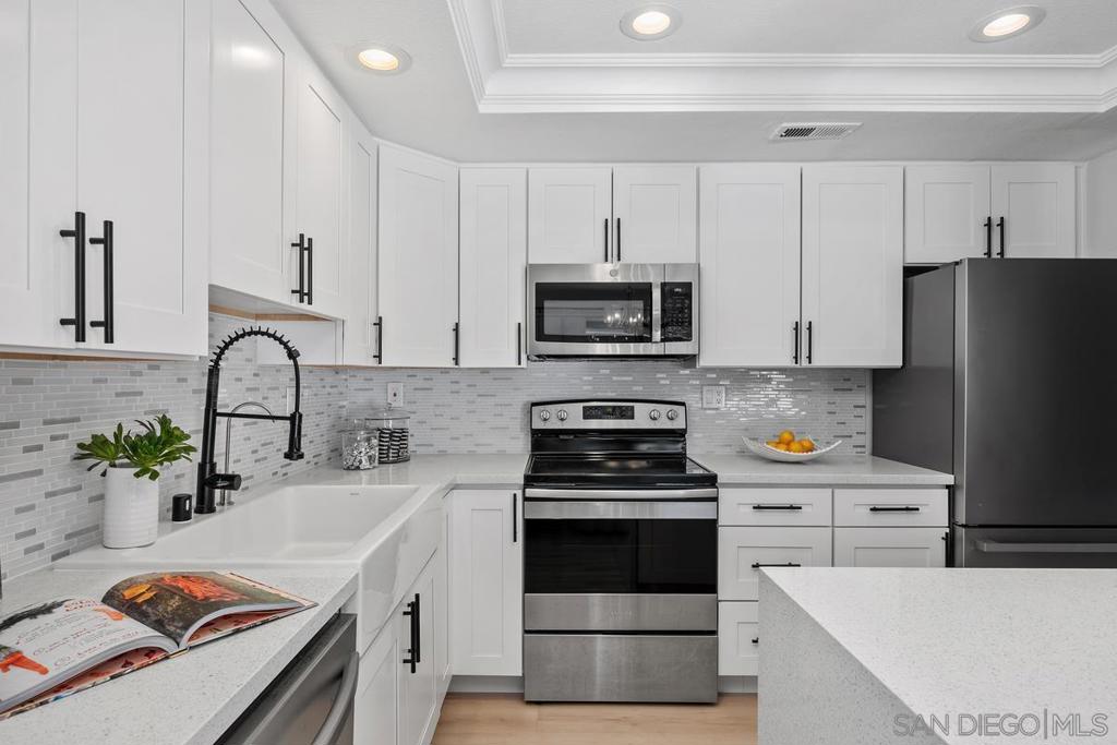 524 Via De La Valla H