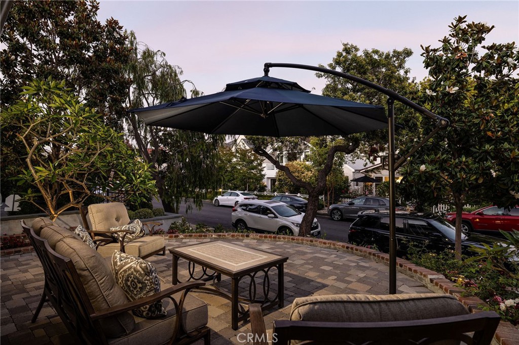 305 Poinsettia Avenue