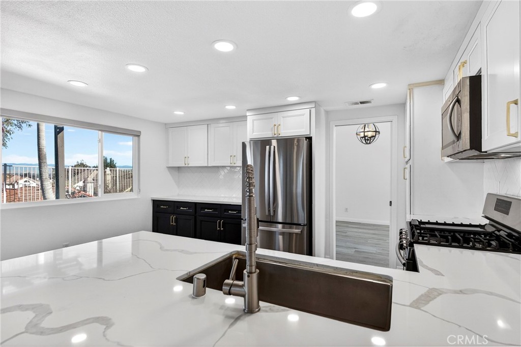 HIGHLANDS - Residential Lease