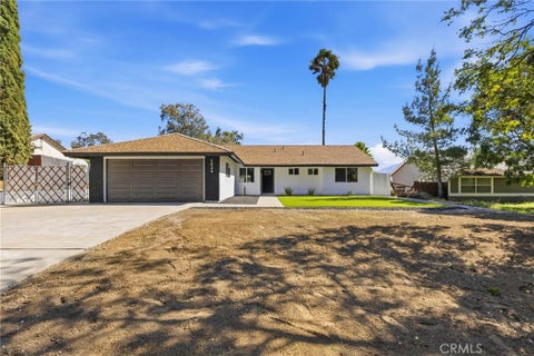 Photo of 1424 Wyte Way, Banning, CA 92220 (MLS # IG26225238)