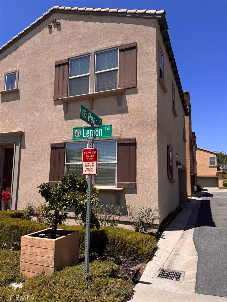 881 Pear Court, Upland CA 91786