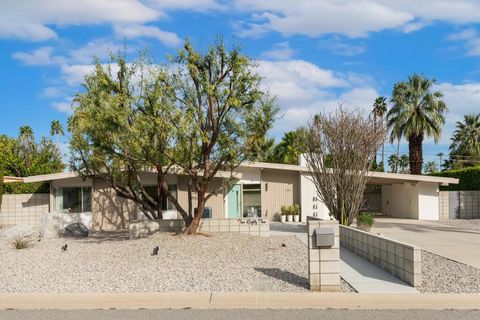 Photo of 282 N Orchid Tree Lane, Palm Springs, CA 92262 (MLS # 219144115DA)