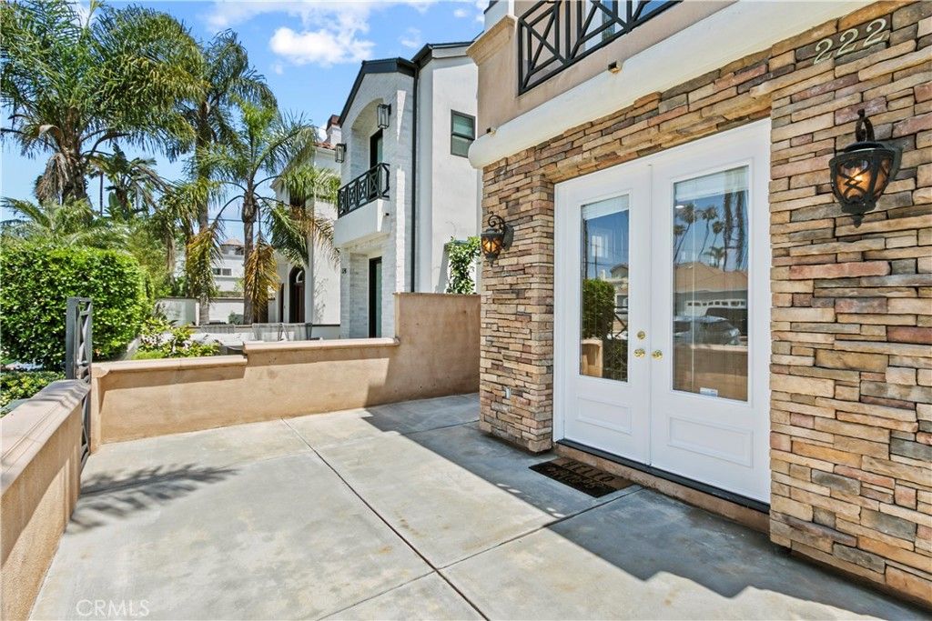 Photo of 222 6th St, Huntington Beach, CA 92648 (MLS # OC26095250)