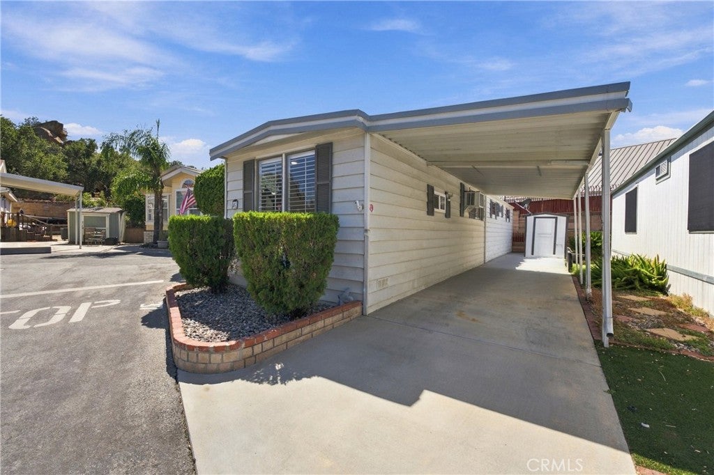 11401 Topanga Canyon Blvd 37