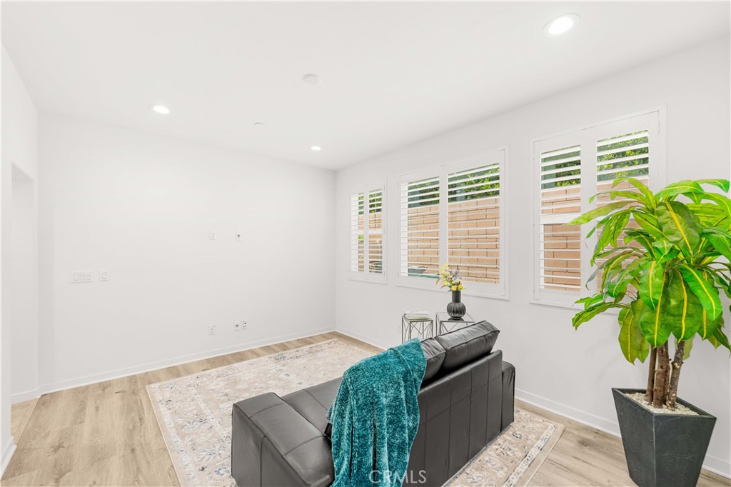 6952 Silverado Street