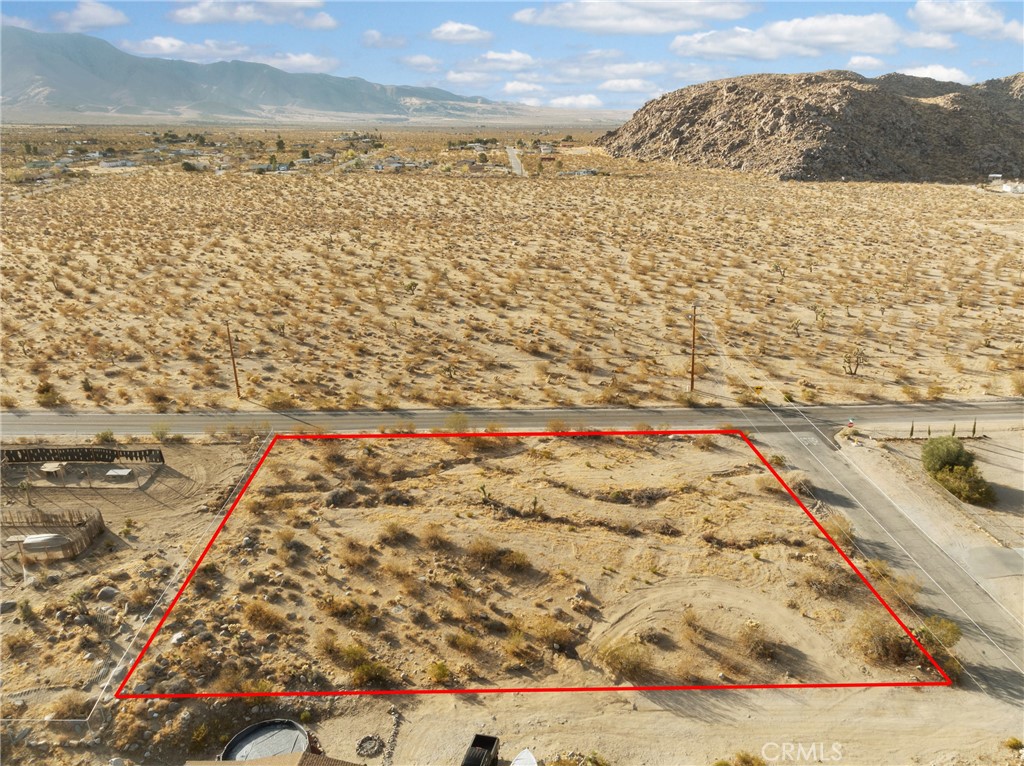 View lot in the sought-after Gem Tract neighborhood of Lucerne Valley! This corner lot offers paved roads, power access, and water access, making it a great spot to build your forever home. The elevated location provides stunning views of the valley and surrounding mountains. This property is conveniently located for an easy commute to Apple Valley, Barstow, Hesperia, and Big Bear. Stop by today and see why this neighborhood is so popular!
This property does not have an address assigned. "721 Zircon Rd" is for listing purposes only.
APN# 0450-272-01-0000
Coordinates: 34.405933 / -116.954558
