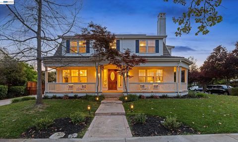 Photo of 3001 Lusitana Dr, Livermore, CA 94550 (MLS # 41127755)