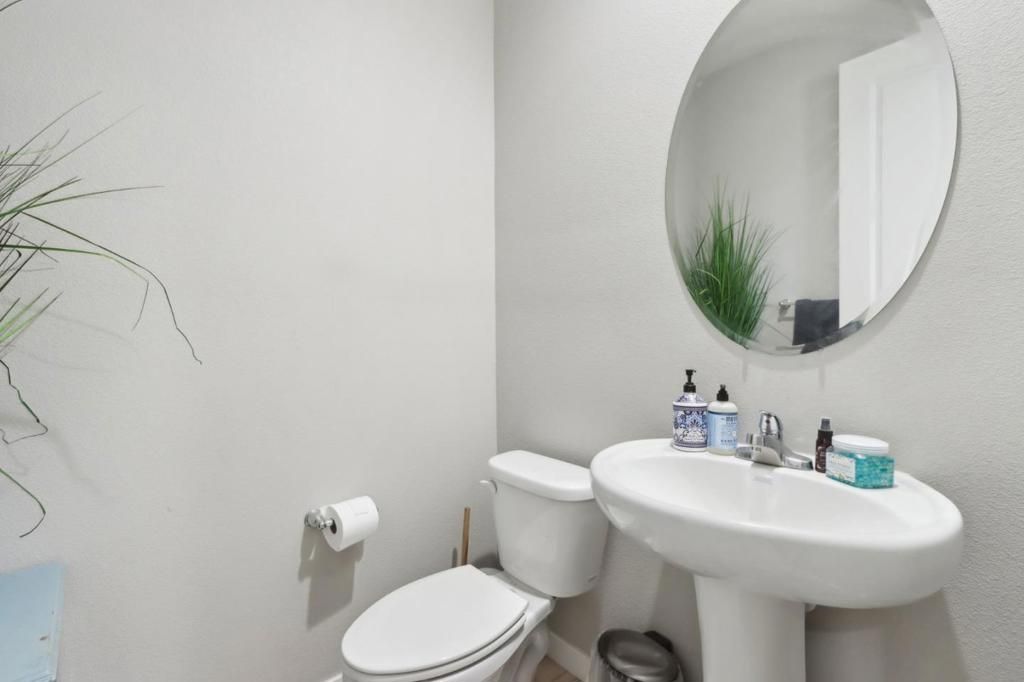 listing image 130722680736011548070