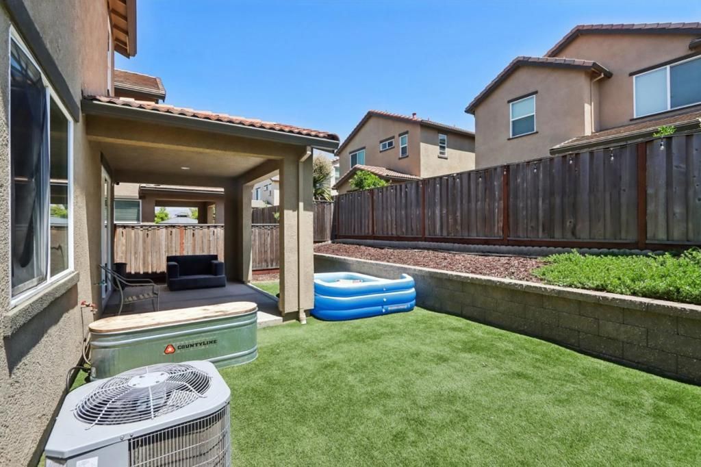 listing image 130726568582474387770