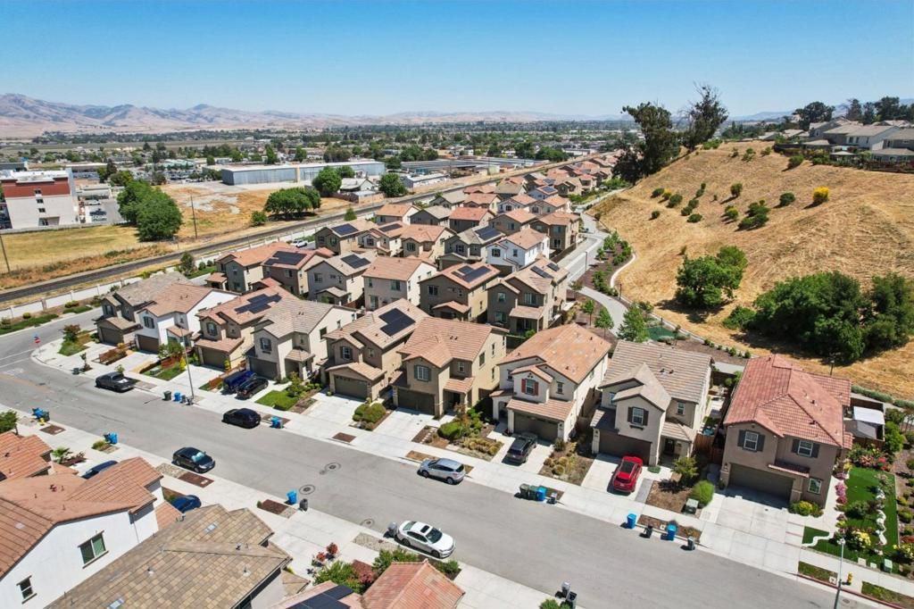 listing image 130725502639079273298
