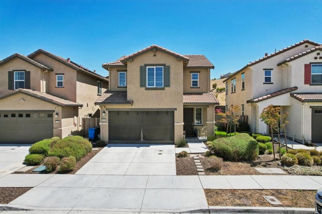 listing image 130722473500563985193