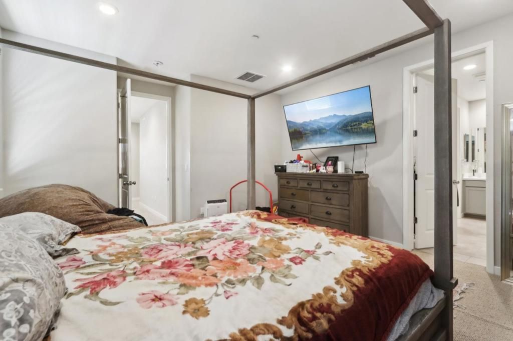 listing image 130727268399354534524