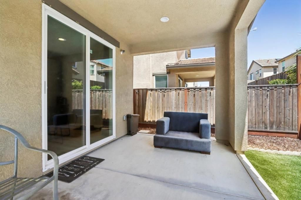 listing image 130724935045129824302