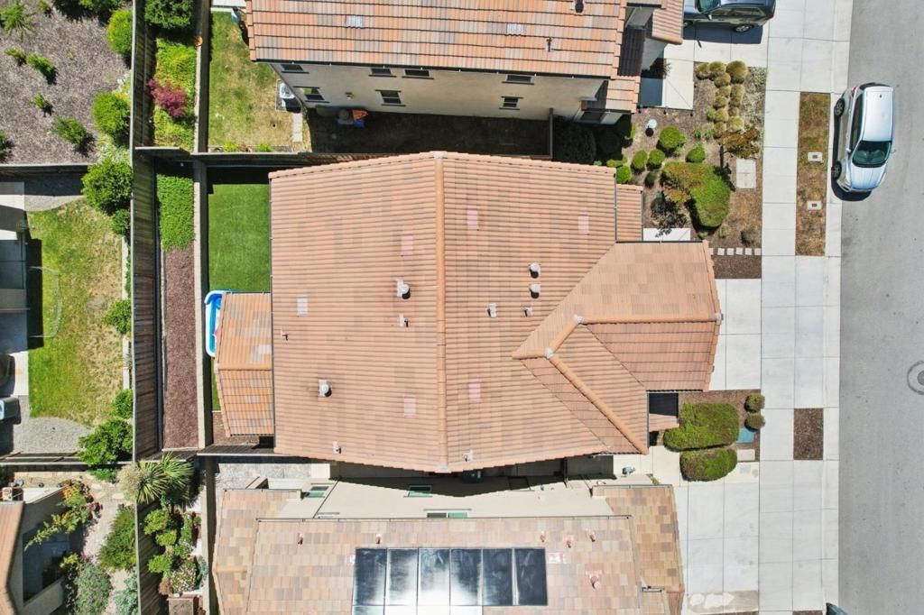 listing image 130727856742298821248